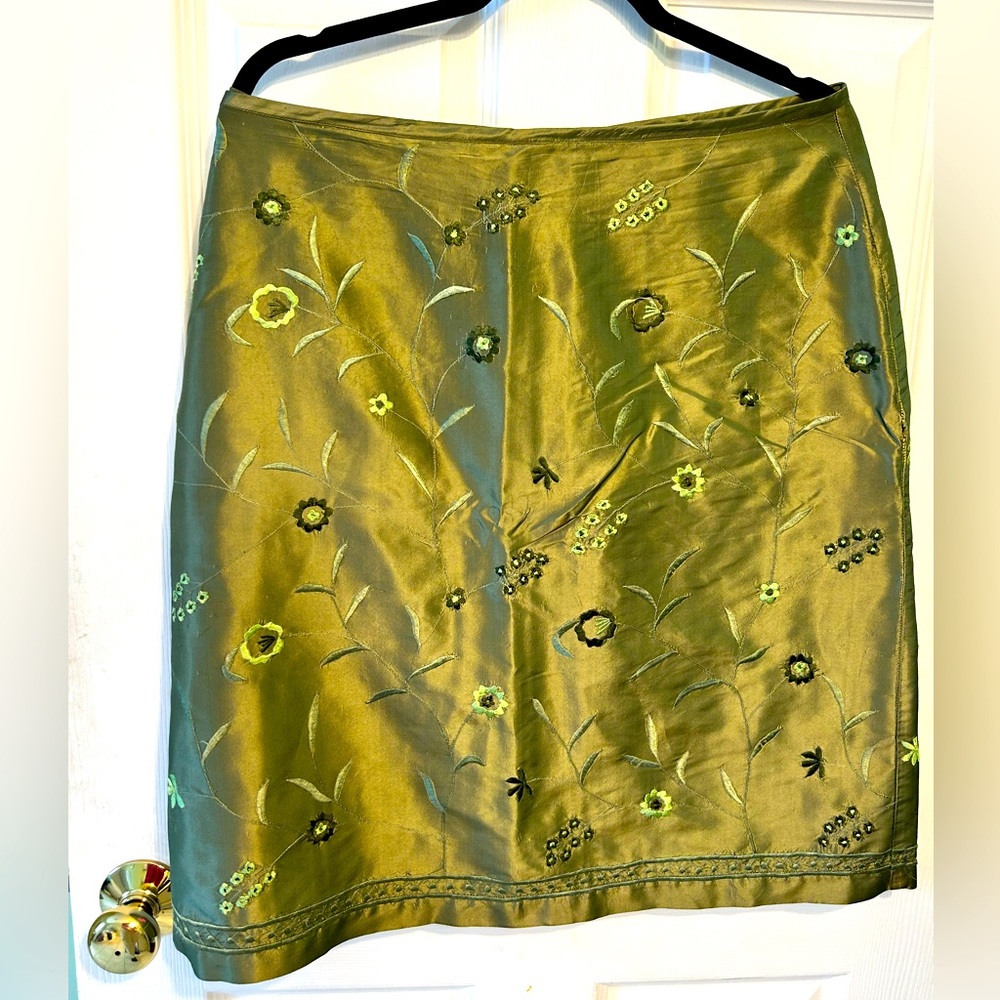 Green Embroidered Pencil Skirt 12